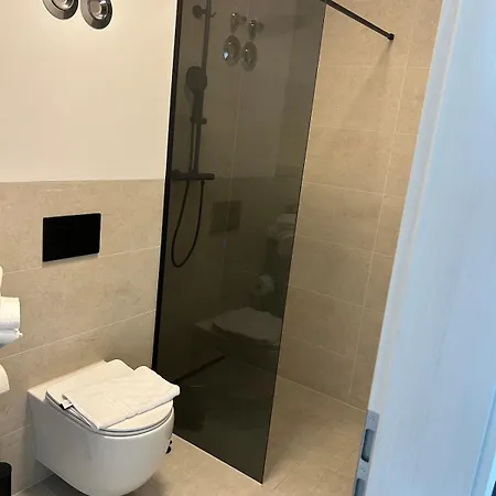Moderne Fw In Bamberg, Barrierefreier Zugang Und Parkplatz